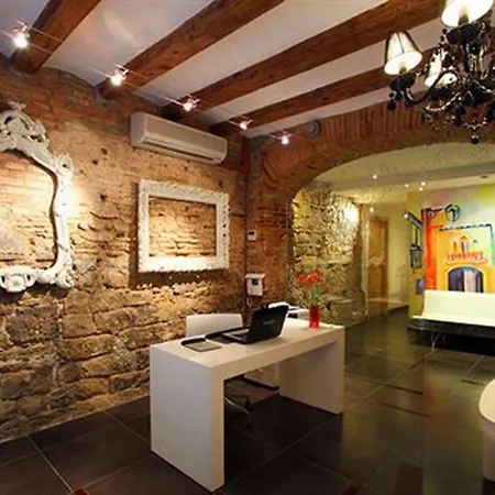 Ciutat Vella Apartment *